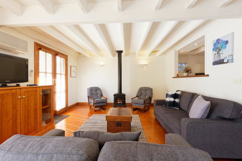 54 On Bank - Darwin Holiday 5