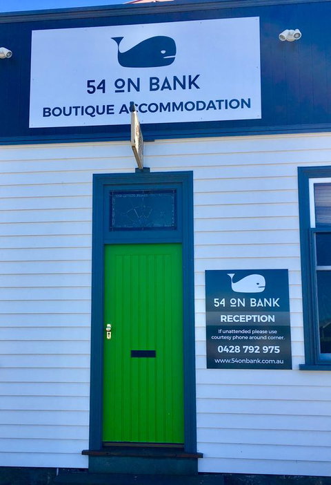 54 On Bank - Darwin Holiday 1