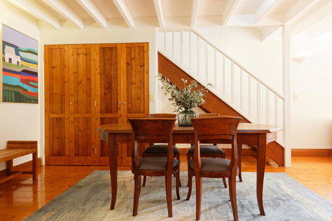 54 On Bank - Darwin Holiday 7