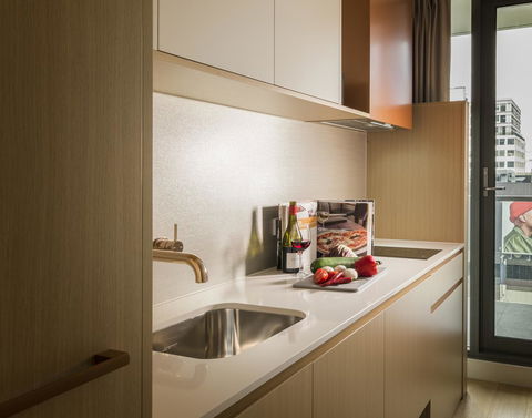 Brady Hotels Central Melbourne - Darwin Holiday 17