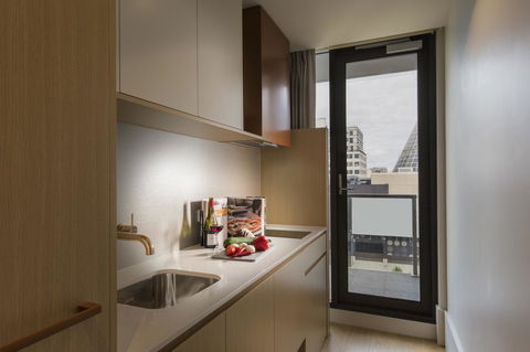 Brady Hotels Central Melbourne - Darwin Holiday 8