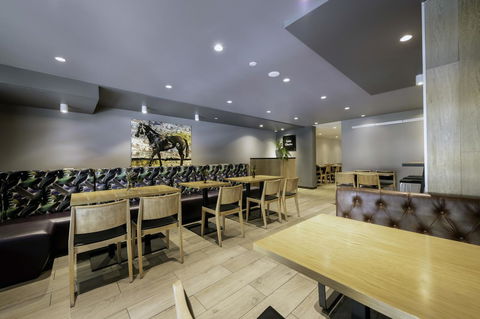Brady Hotels Central Melbourne - Darwin Holiday 15