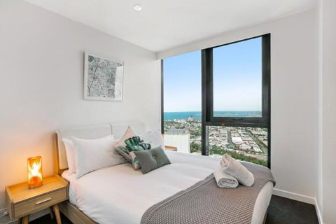 Experience Platinum Hotel Apartments - Darwin Holiday 11