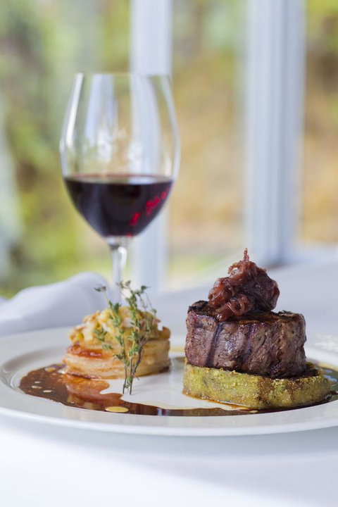 Chris\'s Beacon Point Restaurant & Villas - Darwin Holiday 10