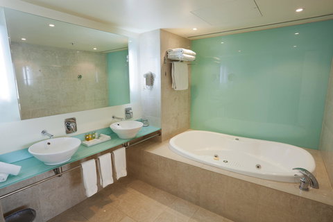 PARKROYAL Melbourne Airport - Darwin Holiday 18