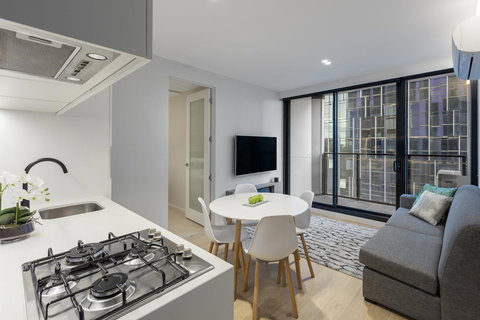 Imagine Lighthouse - Darwin Holiday 36