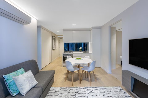 Imagine Lighthouse - Darwin Holiday 12