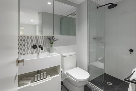 Imagine Lighthouse - Darwin Holiday 38