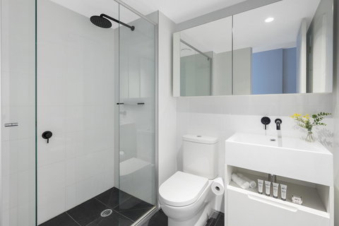 Imagine Lighthouse - Darwin Holiday 37