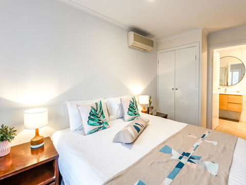 Sandymount - Darwin Holiday 30