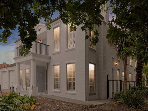 Sandymount - Darwin Holiday 22