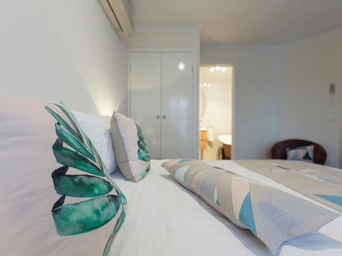 Sandymount - Darwin Holiday 38