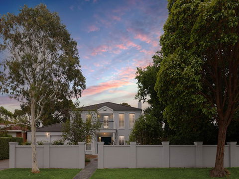 Sandymount - Darwin Holiday 0