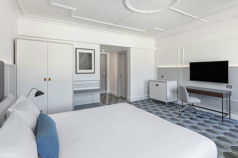 The Savoy Hotel On Little Collins Melbourne - Darwin Holiday 15