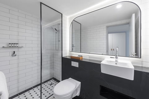 The Savoy Hotel On Little Collins Melbourne - Darwin Holiday 14