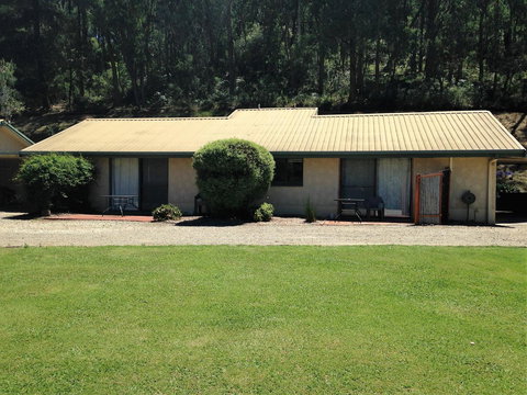 Snow View Holiday Units - Darwin Holiday 1