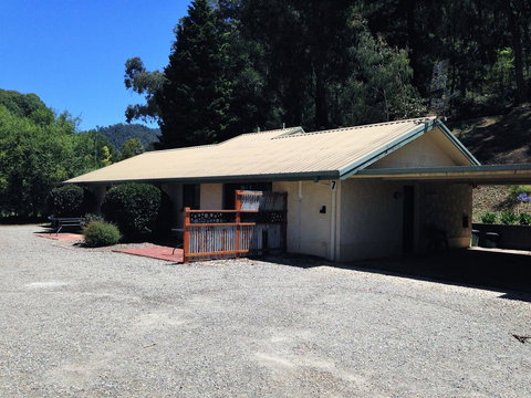 Snow View Holiday Units - Darwin Holiday 4