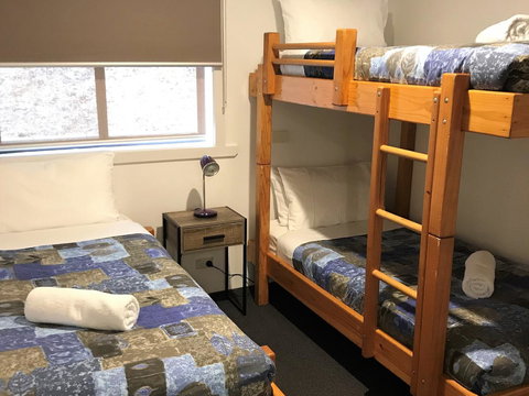 Snow View Holiday Units - Darwin Holiday 19