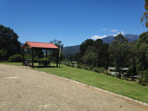 Snow View Holiday Units - Darwin Holiday 6