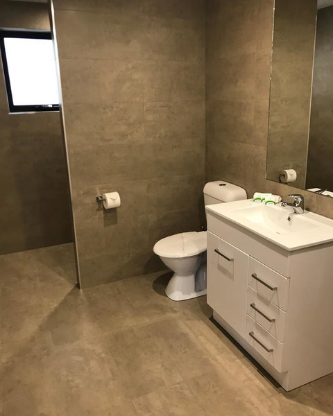 Snow View Holiday Units - Darwin Holiday 11