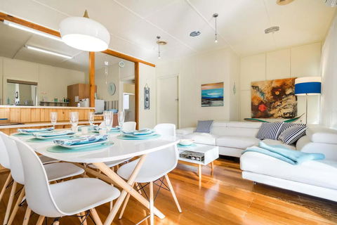 Nautique Beach House - Darwin Holiday 1