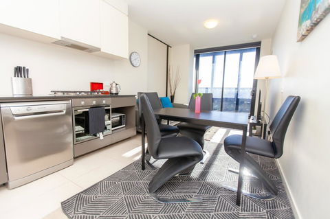Melbourne SkyHigh Apartments - Darwin Holiday 8