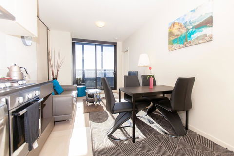 Melbourne SkyHigh Apartments - Darwin Holiday 9