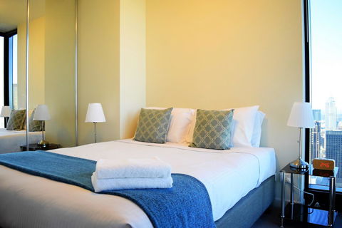 Melbourne SkyHigh Apartments - Darwin Holiday 24