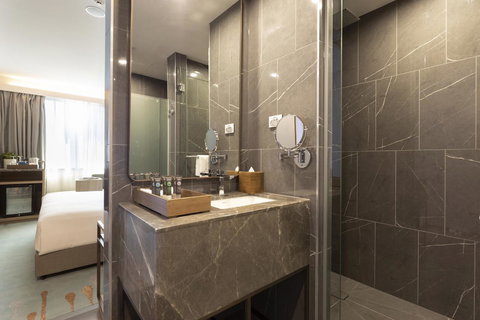 Novotel Melbourne Central - Darwin Holiday 23