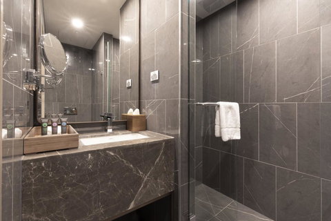 Novotel Melbourne Central - Darwin Holiday 6