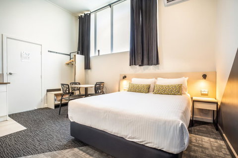 Nightcap At Seaford Hotel - Darwin Holiday 12