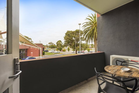 Nightcap At Seaford Hotel - Darwin Holiday 28