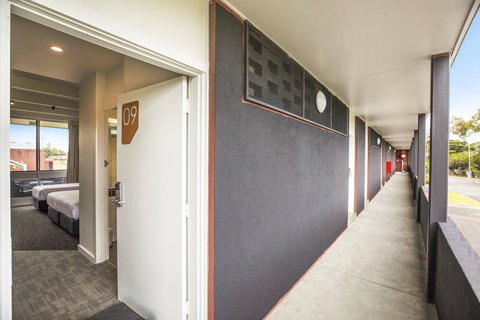 Nightcap At Seaford Hotel - Darwin Holiday 26