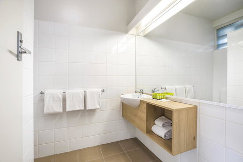 Nightcap At Seaford Hotel - Darwin Holiday 23