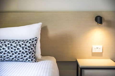 Nightcap At Seaford Hotel - Darwin Holiday 24