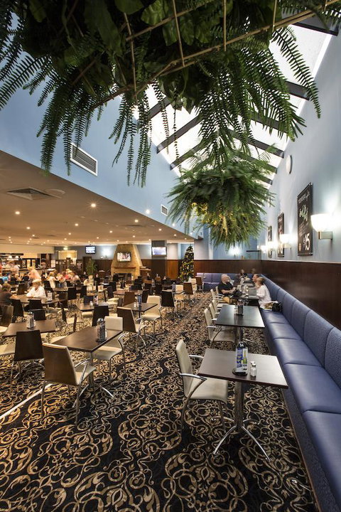 Nightcap At Seaford Hotel - Darwin Holiday 9