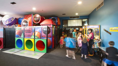 Nightcap At Seaford Hotel - Darwin Holiday 7