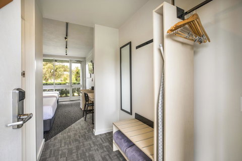 Nightcap At Seaford Hotel - Darwin Holiday 22