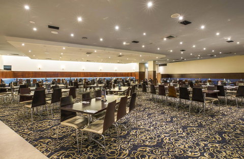 Nightcap At Seaford Hotel - Darwin Holiday 34