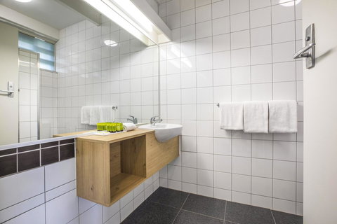 Nightcap At Seaford Hotel - Darwin Holiday 30