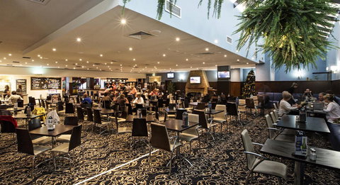 Nightcap At Seaford Hotel - Darwin Holiday 37