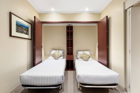 Batman\'s Hill On Collins - Darwin Holiday 16