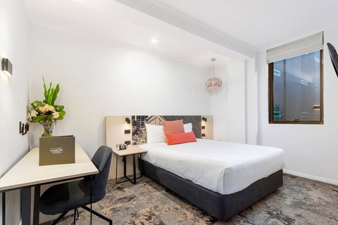 Batman\'s Hill On Collins - Darwin Holiday 8