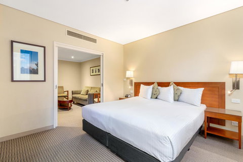 Batman\'s Hill On Collins - Darwin Holiday 17