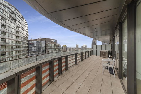 Best Views On Collins - Darwin Holiday 20