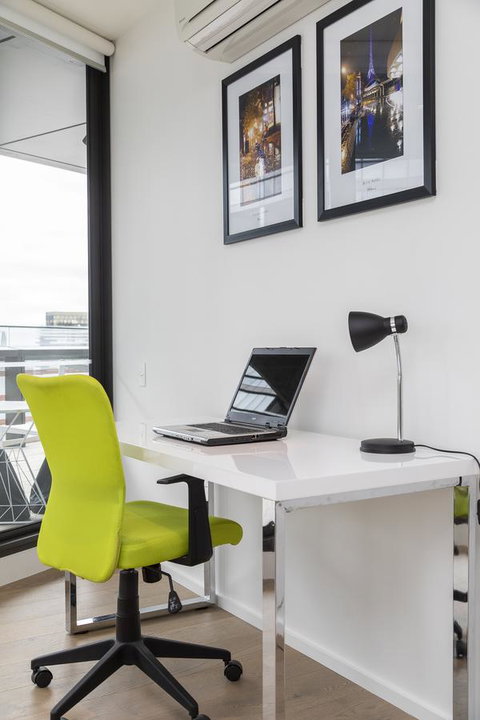 Best Views On Collins - Darwin Holiday 15