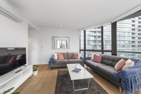 Best Views On Collins - Darwin Holiday 26