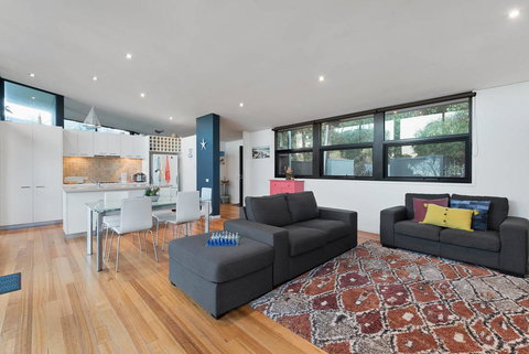 Ocean View Treetops Retreat - Darwin Holiday 6