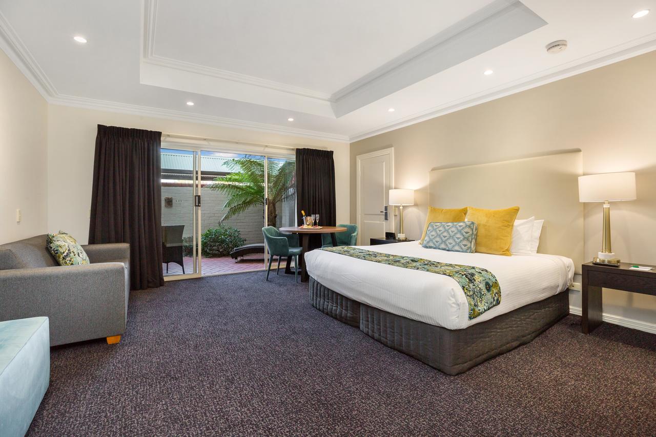 Minyip VIC Darwin Holiday