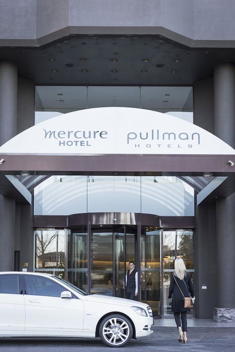 Mercure Melbourne Albert Park - Darwin Holiday 1